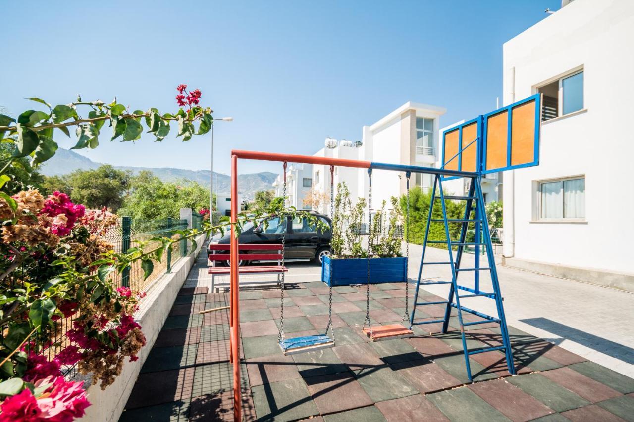 Amazing Two-Bedroom Apartment In Residence Lukomorye D1 With Private Garden Καραβάς Εξωτερικό φωτογραφία