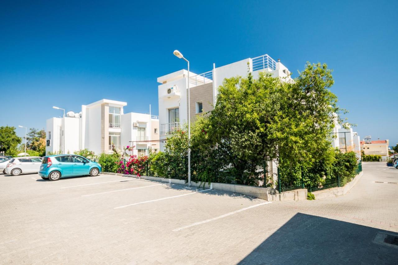 Amazing Two-Bedroom Apartment In Residence Lukomorye D1 With Private Garden Καραβάς Εξωτερικό φωτογραφία